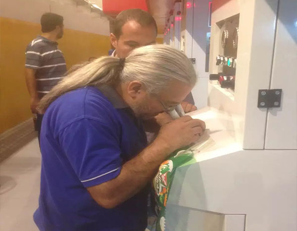 Customer in Philippine